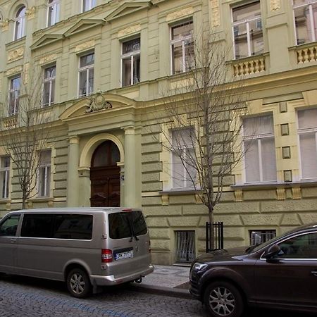 Metropolitan Studios Прага Экстерьер фото