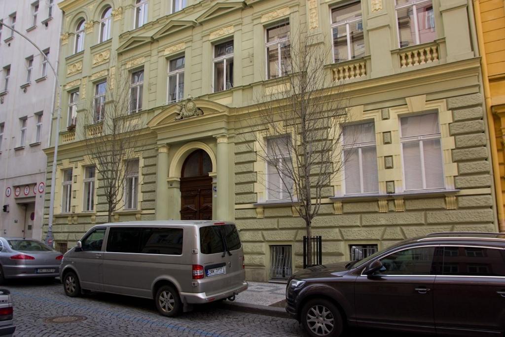 Metropolitan Studios Прага Экстерьер фото